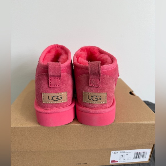 UGG Classic Ultra Mini Boot - Picture 4 of 7